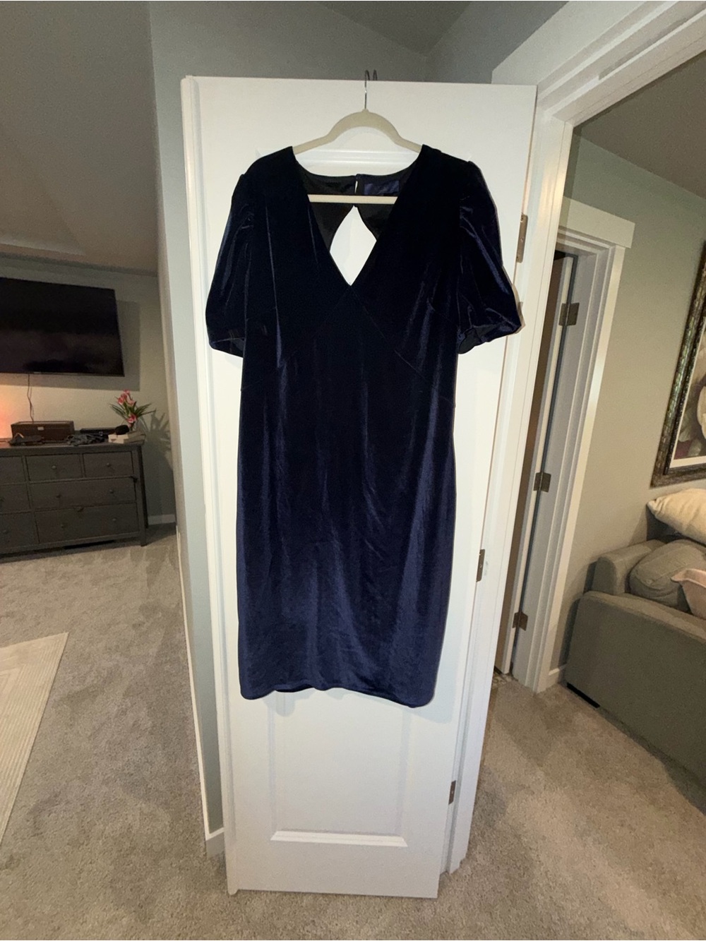 Rachel Velvet V-Neck Midi Dress in Navy